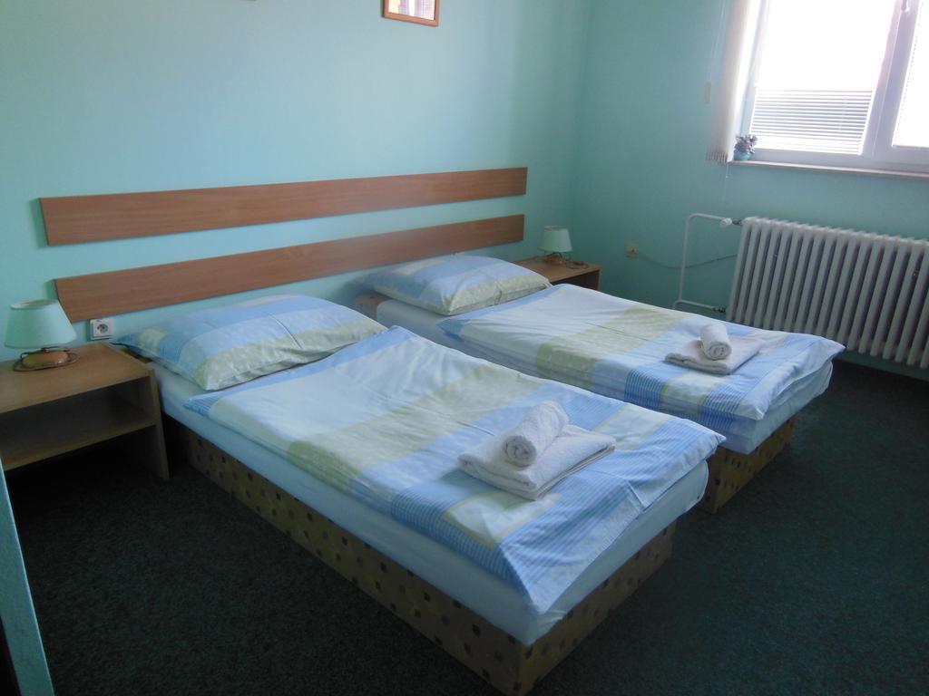 Penzion Premona Nitra Chambre photo